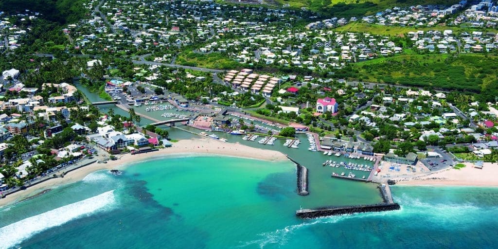 lagon vue du ciel31 port saint gilles credit irt serge gelabert dts 12 2022 1920x960 crop 1657001608